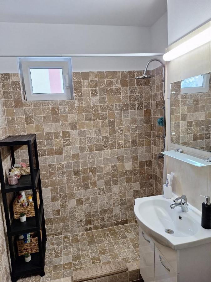 Apartament Tokyo ブカレスト エクステリア 写真